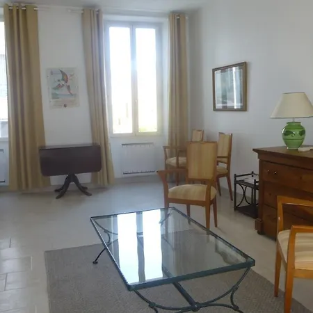 Two Bedrooms Serbes Апартаменты