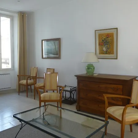 Two Bedrooms Serbes Канны